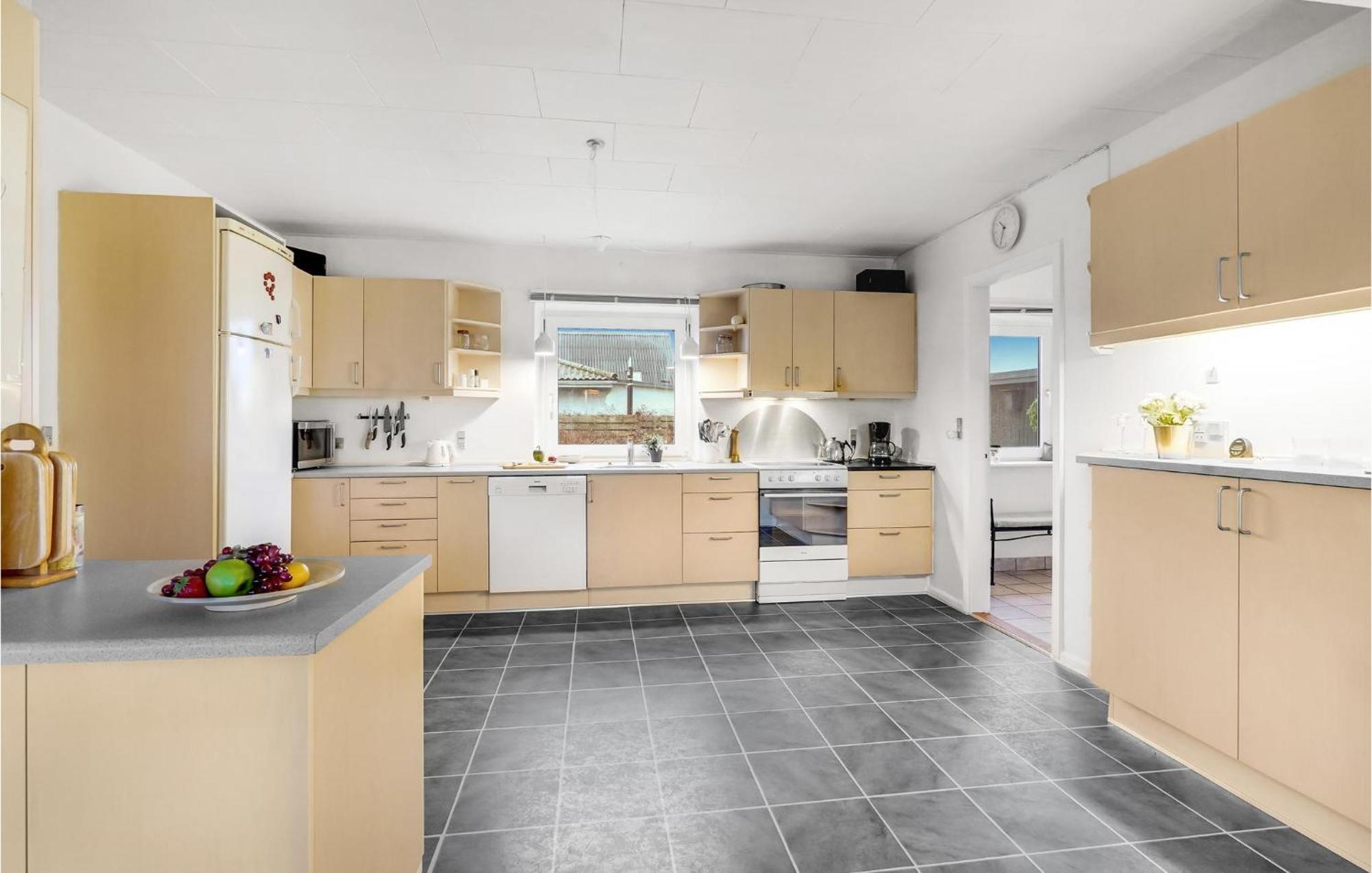 Beautiful Home In Nakskov With Kitchen Exteriör bild